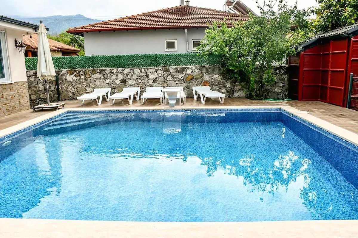 Villa Moon - Tranquil 3Br Villa With Private Pool كويجيز 0*,  تركيا